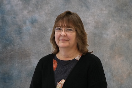 Staff member Linda Lacy from ID_4e633984cd78