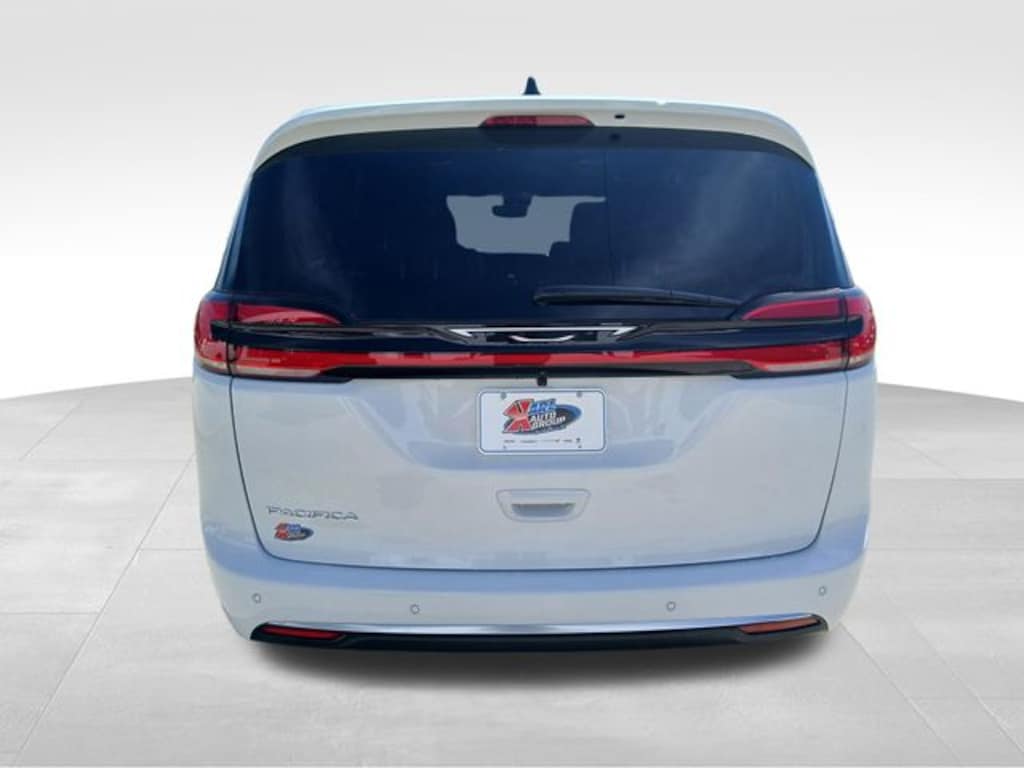 New 2027 Chrysler Pacifica Select Passenger Van