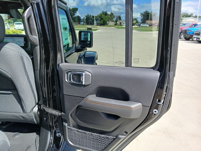 2025 Jeep Wrangler 4-Door Sahara - Photo 19