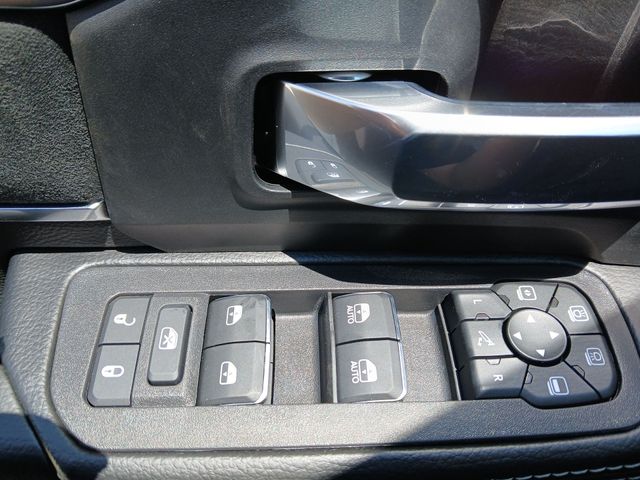 2025 RAM 3500 Laramie - Photo 24