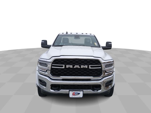 2024 Ram 5500 SLT photo 3