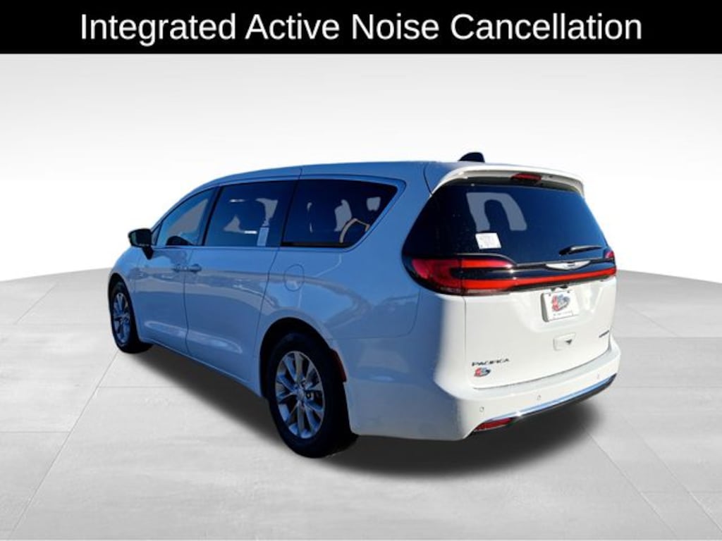 New 2026 Chrysler Pacifica Limited Passenger Van