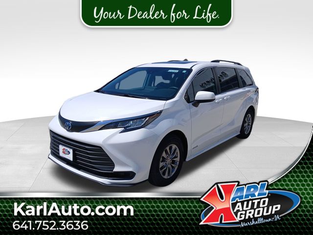 2021 Toyota Sienna LE 8-Passenger Hybrid AWD's photo