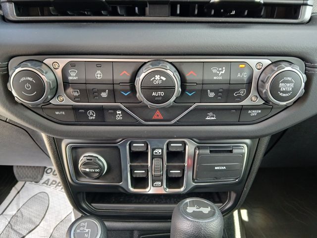 2025 Jeep Wrangler 4-Door Sahara - Photo 26