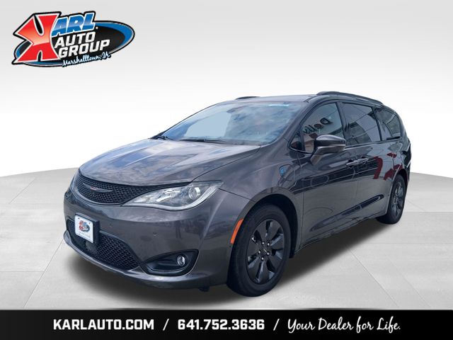 2020 Chrysler Pacifica Hybrid Limited Red S's photo