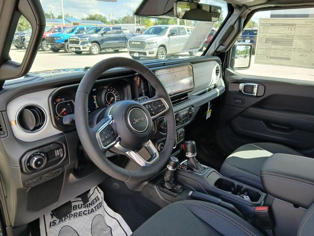 2025 Jeep Wrangler 4-Door Sahara - Photo 9