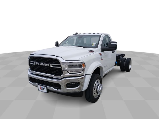 2024 Ram 5500 SLT photo 4