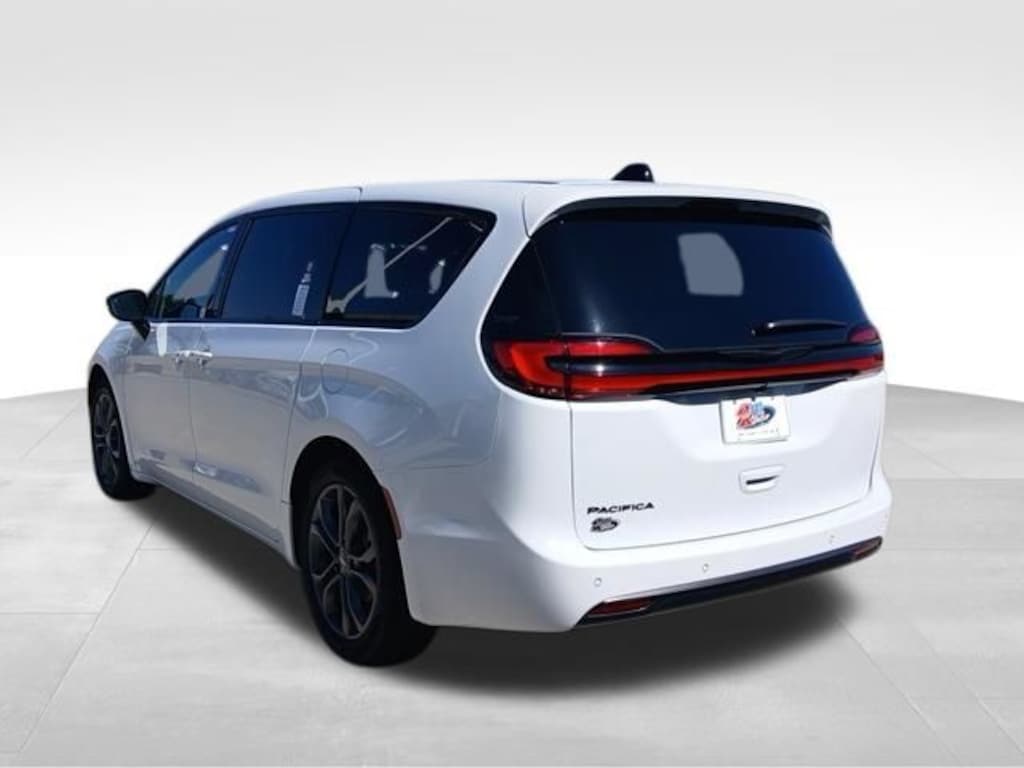 New 2026 Chrysler Pacifica Select Passenger Van