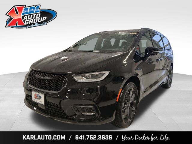 2026 Chrysler Pacifica Limited AWD's photo