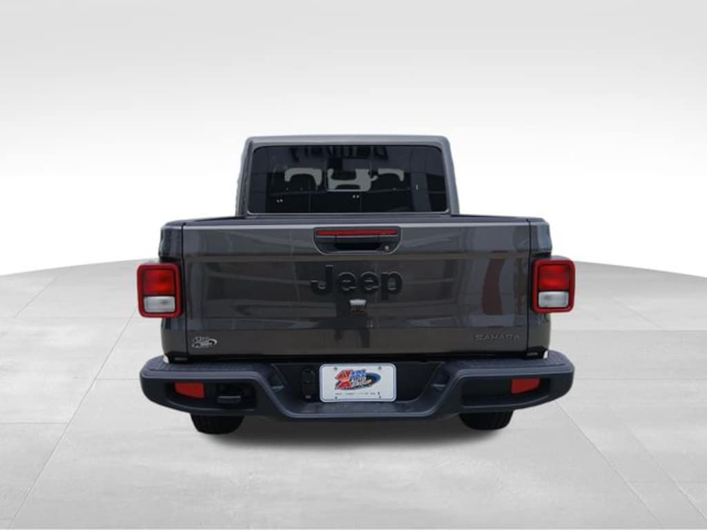 New 2026 Jeep Gladiator Sport Pickup