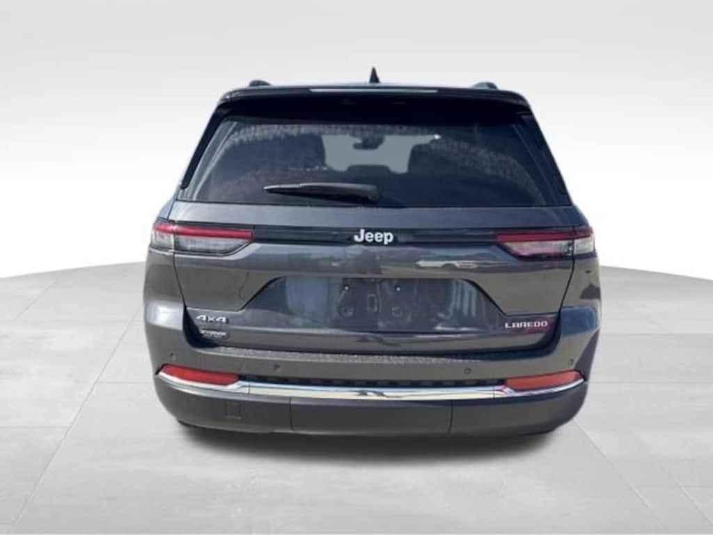 Used 2025 Jeep Grand Cherokee Laredo X 4x4 SUV