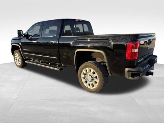 2019 Gmc Sierra 2500 HD Denali photo 3