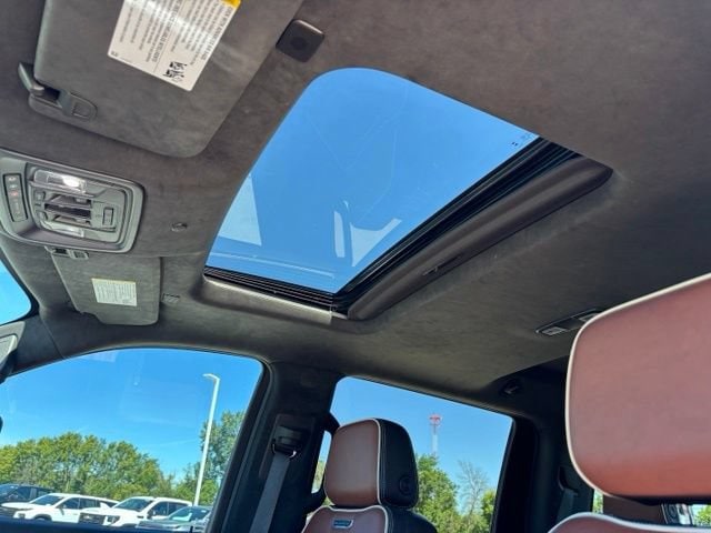 2024 GMC Sierra 3500HD Denali Ultimate - Photo 17