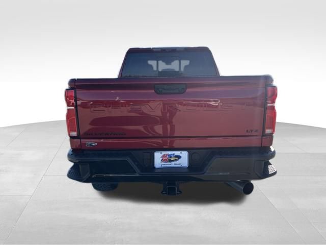 2025 Chevrolet Silverado 2500HD LTZ photo 4