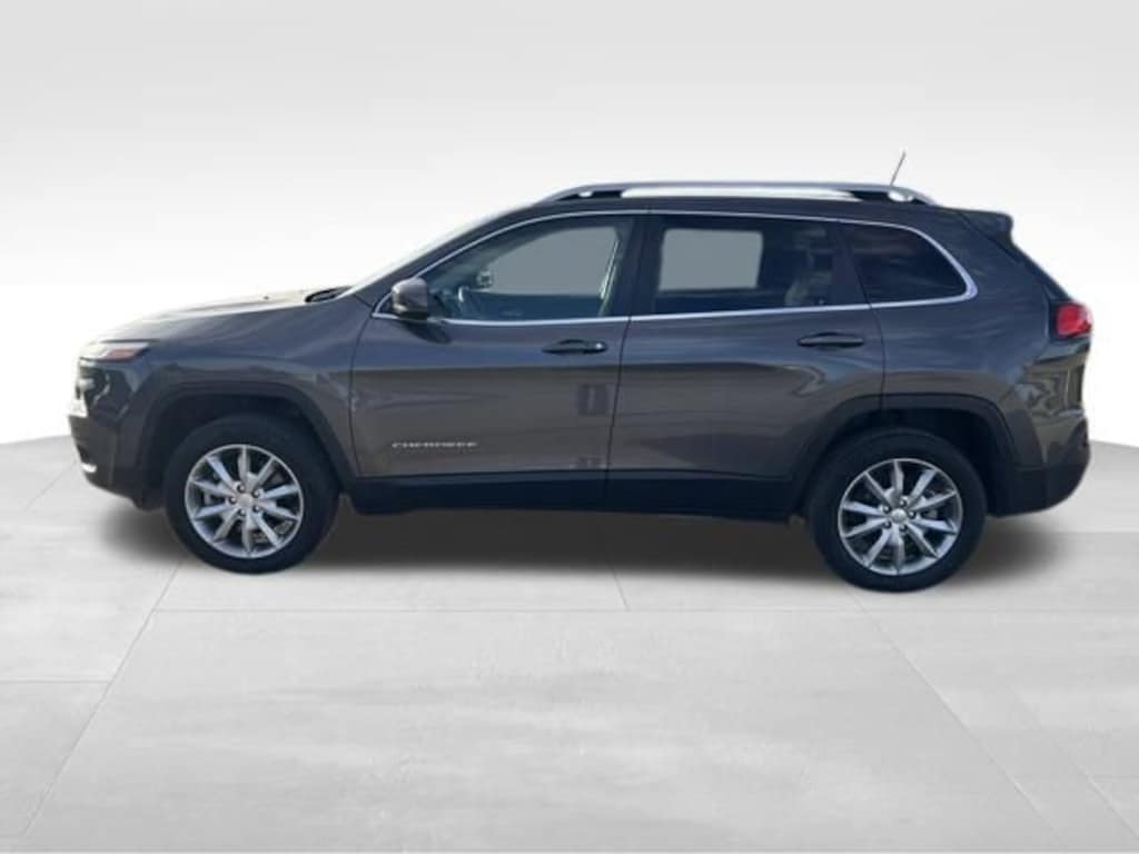 Used 2018 Jeep Cherokee Limited FWD SUV
