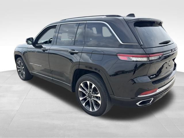 2022 Jeep Grand Cherokee Overland photo 3