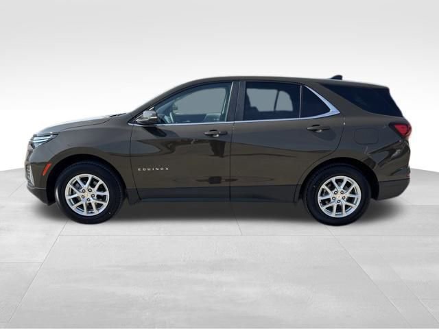 2023 Chevrolet Equinox LT photo 2