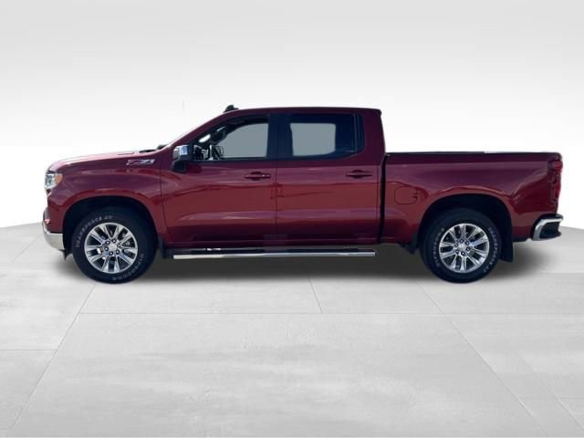 2023 Chevrolet Silverado 1500 LT photo 2