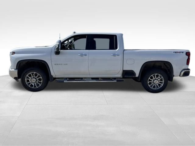 2024 Chevrolet Silverado 2500HD LTZ photo 2