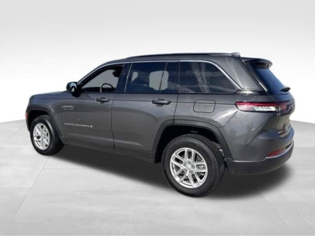 Used 2025 Jeep Grand Cherokee Laredo X 4x4 SUV