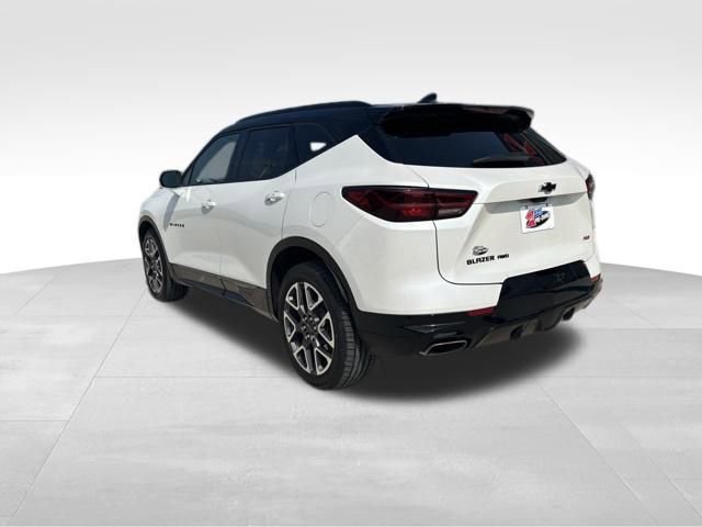2023 Chevrolet Blazer RS photo 3