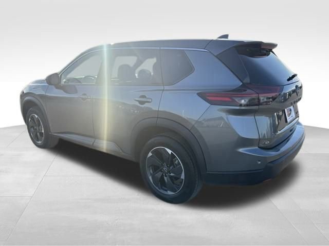 2024 Nissan Rogue SV AWD photo 2