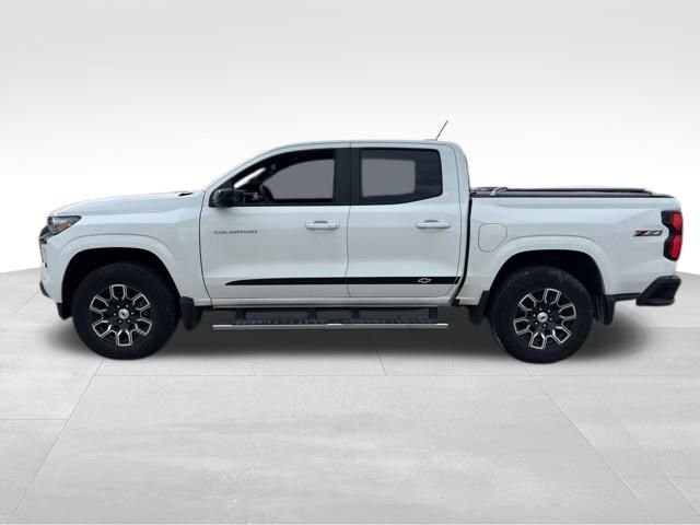 2024 Chevrolet Colorado Z71 photo 2