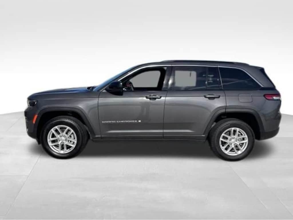 Used 2025 Jeep Grand Cherokee Laredo X 4x4 SUV
