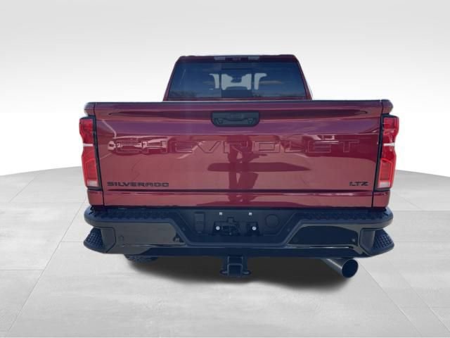2025 Chevrolet Silverado 2500HD LTZ photo 4