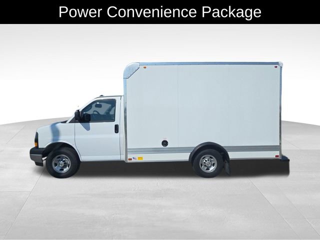 2025 Chevrolet Express Cutaway 3500 photo 3