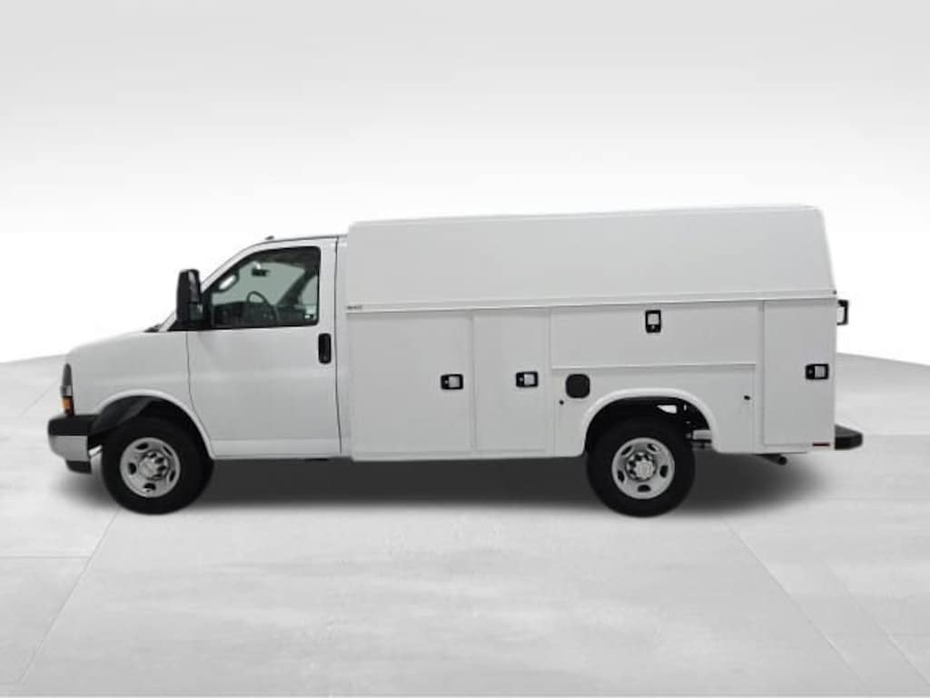 New 2026 Chevrolet Express Cutaway 3500 1WT Cutaway Van