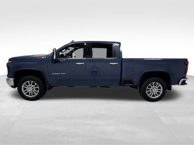 2025 Chevrolet Silverado 2500HD LTZ photo 2