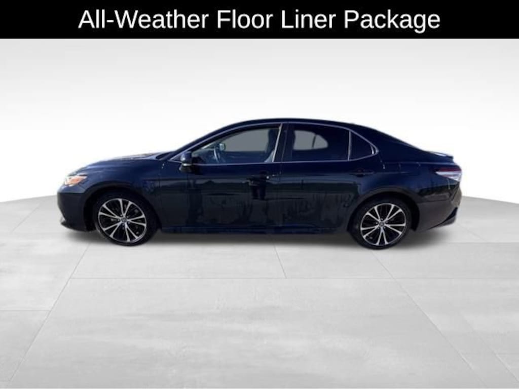 Used 2020 Toyota Camry SE Sedan