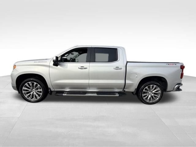 2022 Chevrolet Silverado 1500 LTZ photo 2