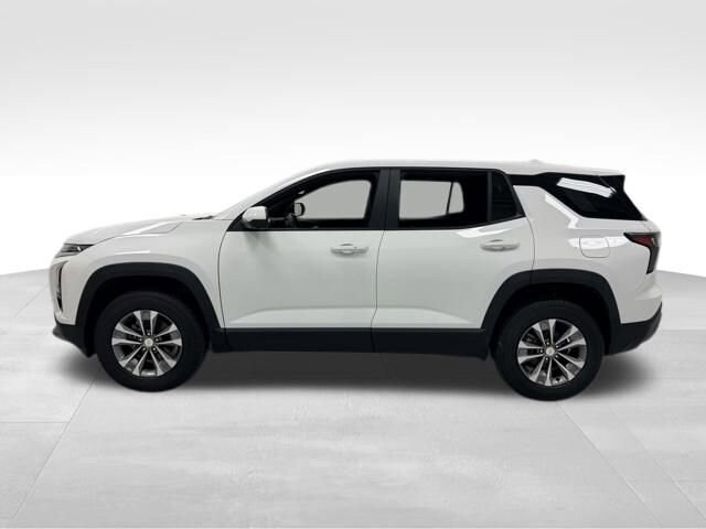 2025 Chevrolet Equinox LT photo 2