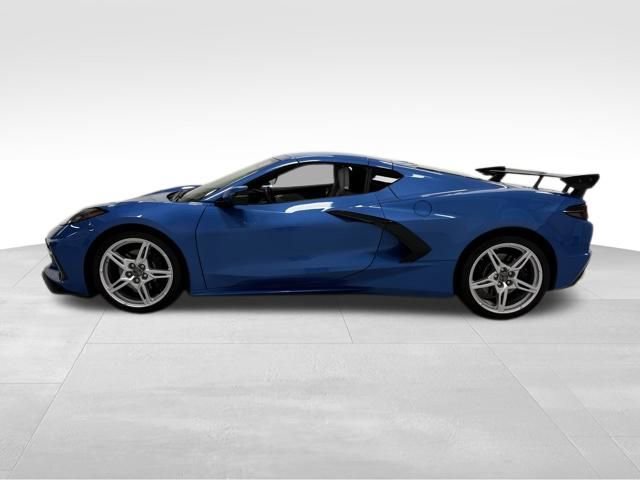 2025 Chevrolet Corvette Stingray 2LT photo 2