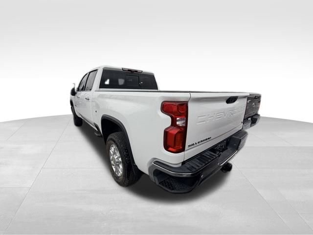 2024 Chevrolet Silverado 3500HD LTZ photo 3