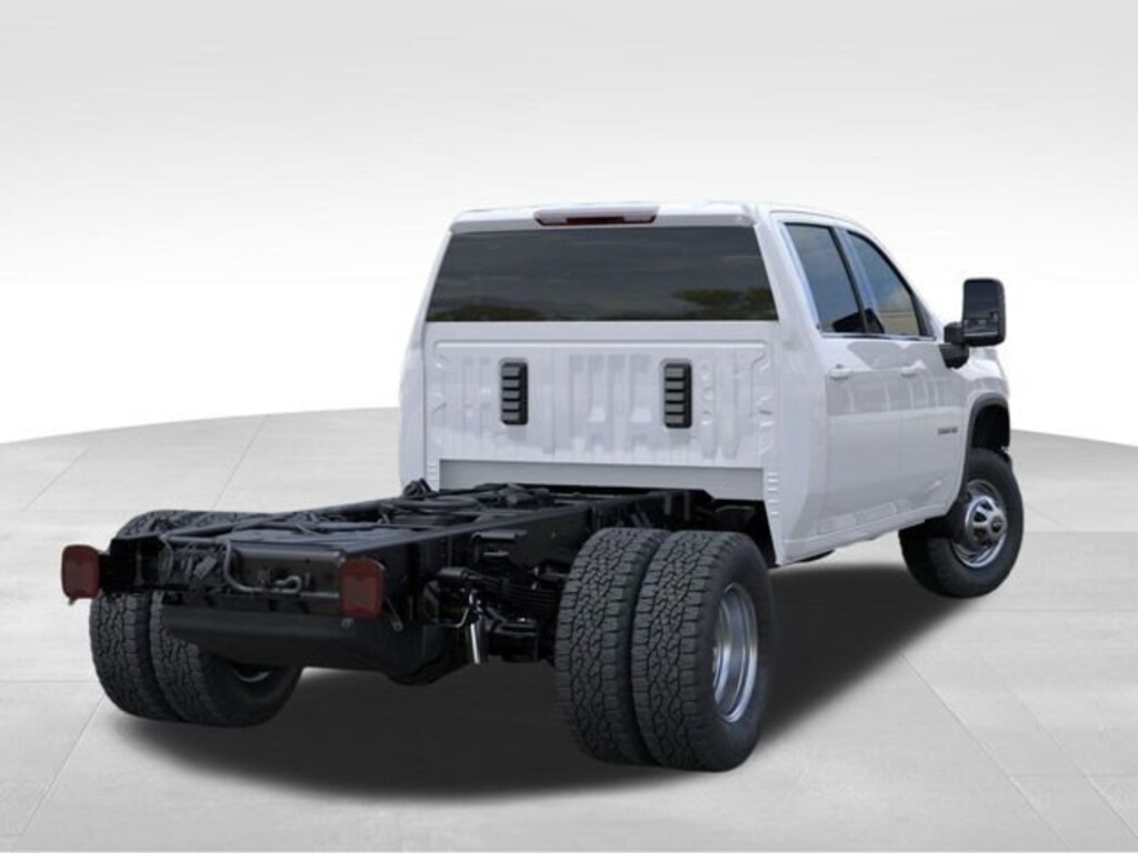 New 2025 Chevrolet Silverado 3500 HD Chassis Cab Work Truck Truck Crew Cab