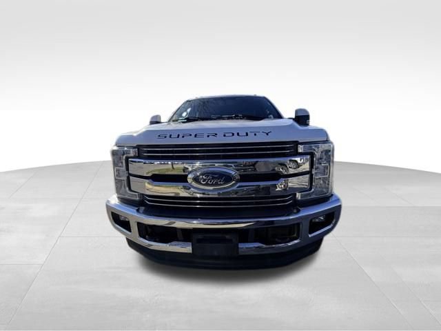 2017 Ford F-250 Lariat photo 2