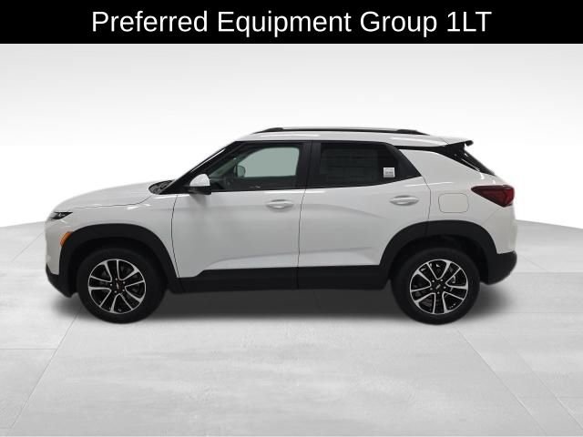 2026 Chevrolet Trailblazer LT photo 2