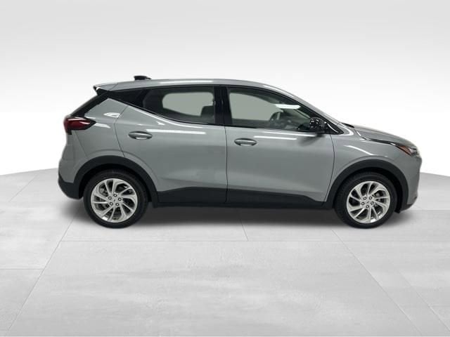 2027 Chevrolet Bolt LT - Photo 18