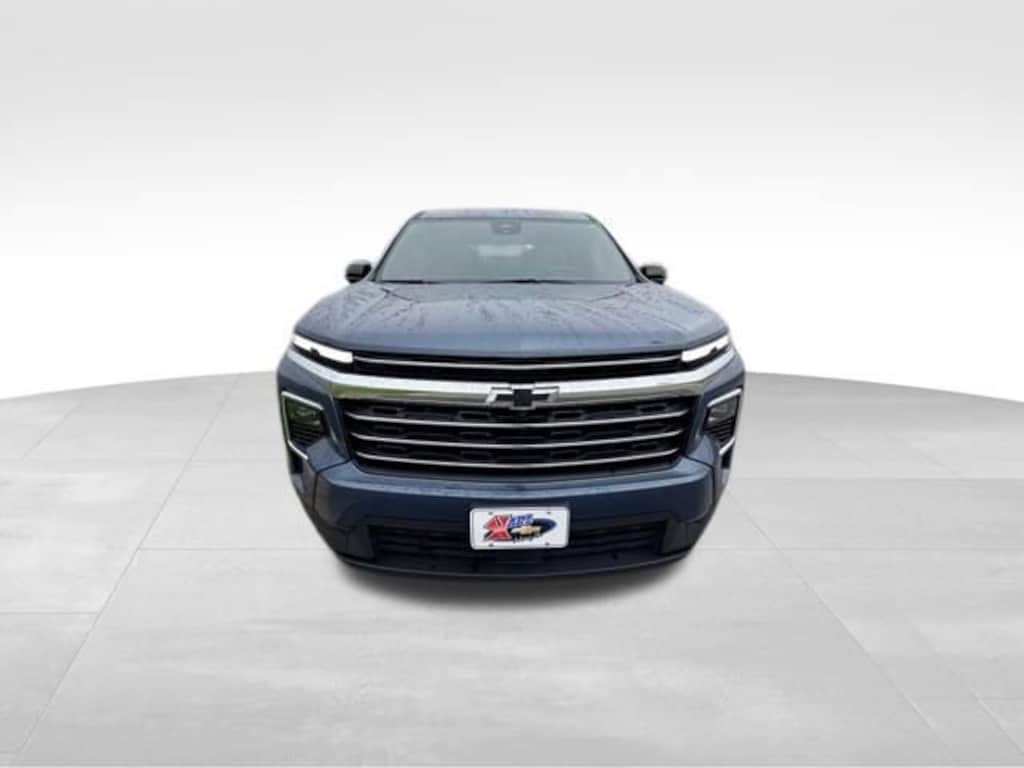 Used 2025 Chevrolet Traverse LT SUV