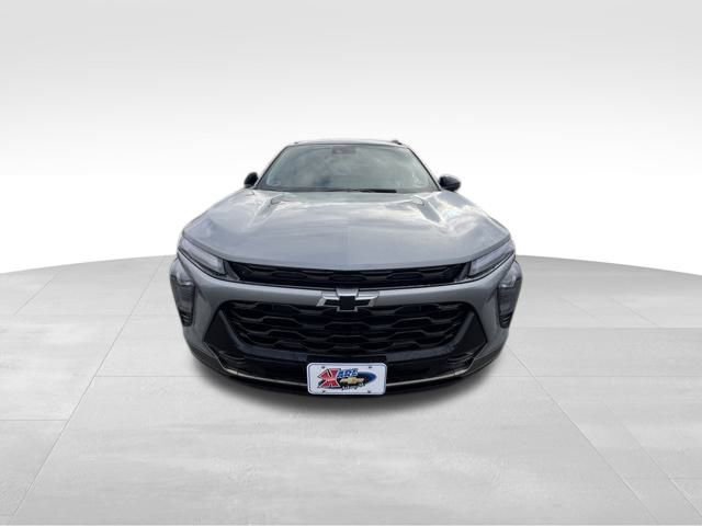 2025 Chevrolet Trax ACTIV photo 2