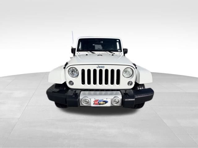 2014 Jeep Wrangler Sahara photo 3