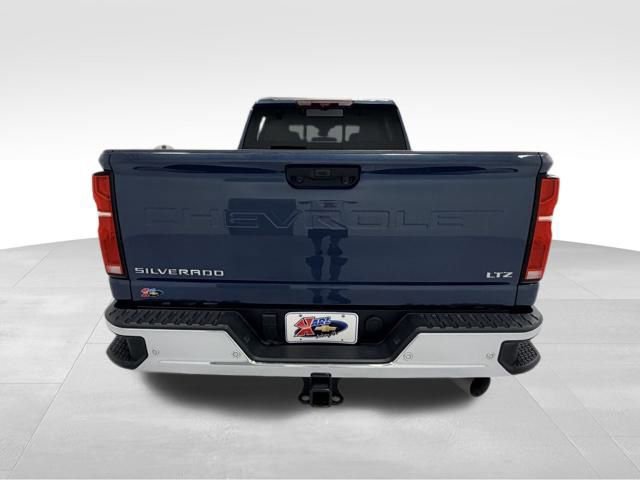 2025 Chevrolet Silverado 2500HD LTZ photo 4