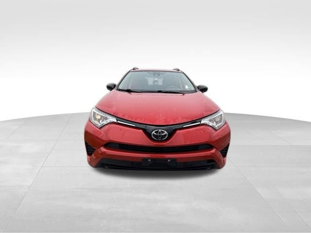 2017 Toyota RAV4 LE photo 3