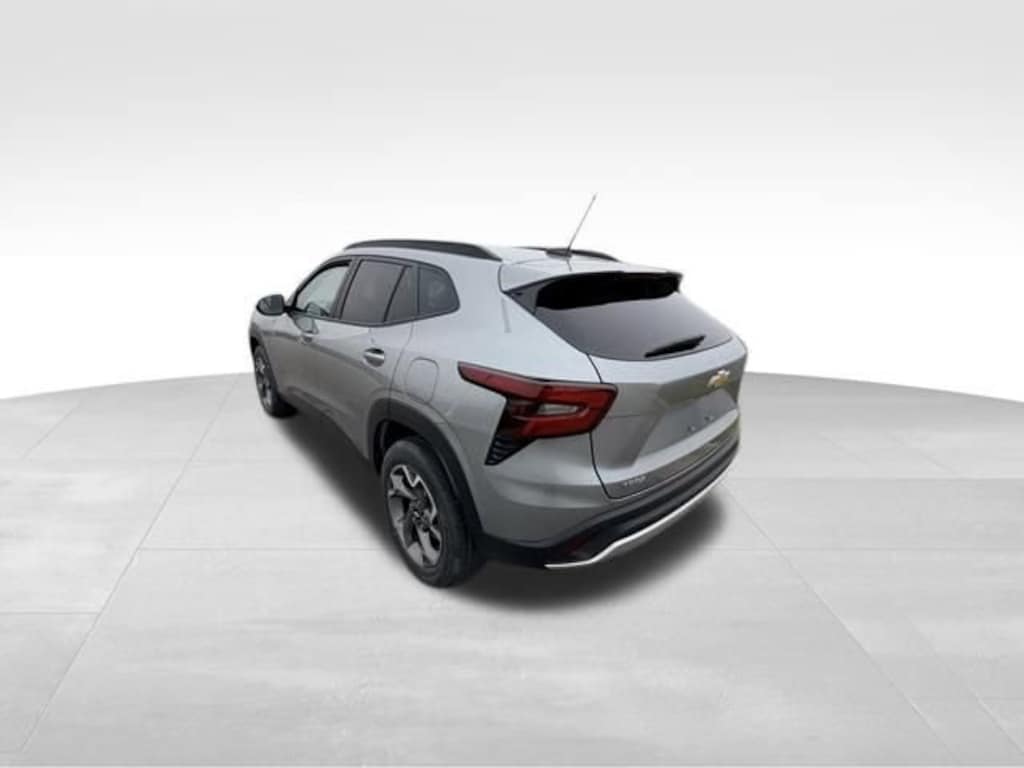 Used 2024 Chevrolet Trax LT SUV