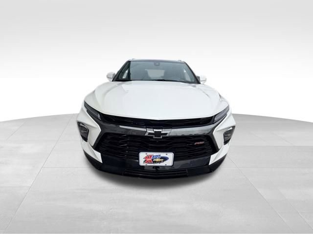 2023 Chevrolet Blazer RS photo 2
