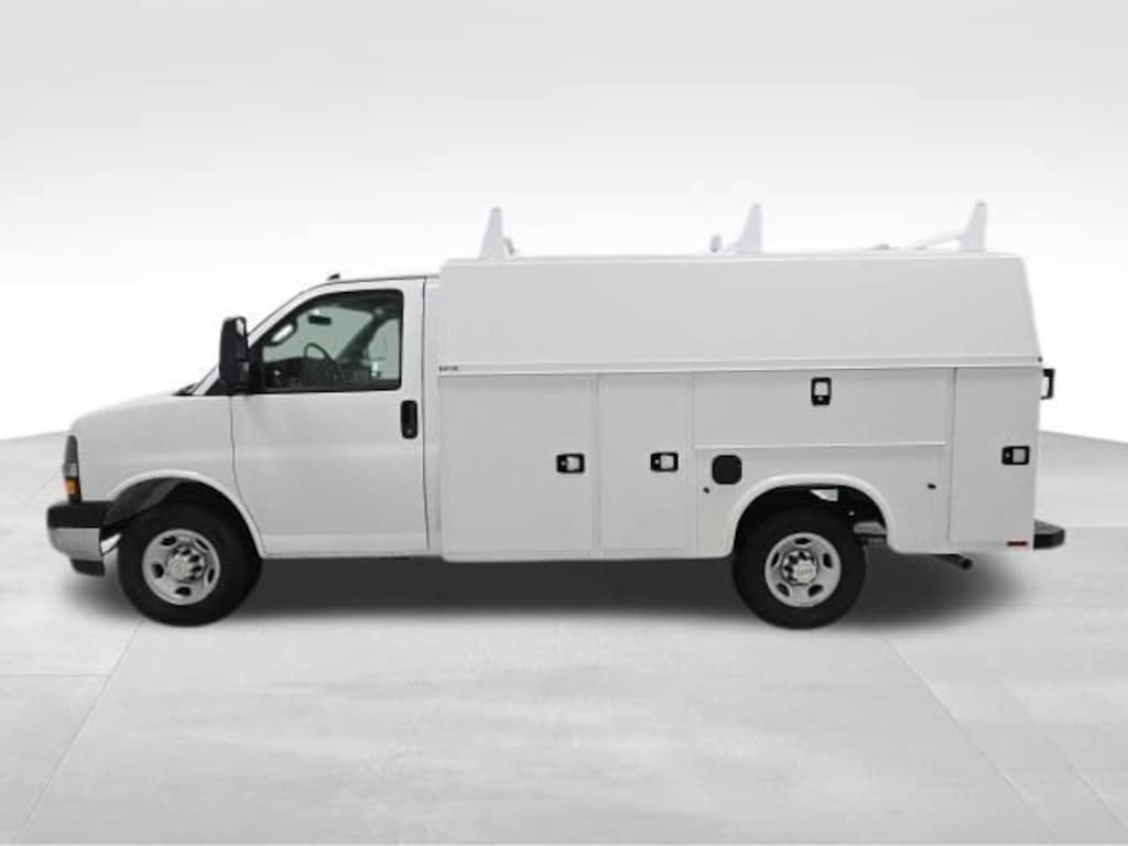 New 2026 Chevrolet Express Cutaway 3500 1WT Cutaway Van
