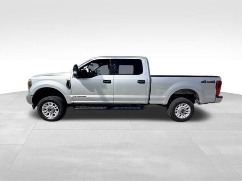 Used 2019 Ford F-250 XLT Truck Crew Cab